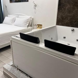 King Room Spa Bath